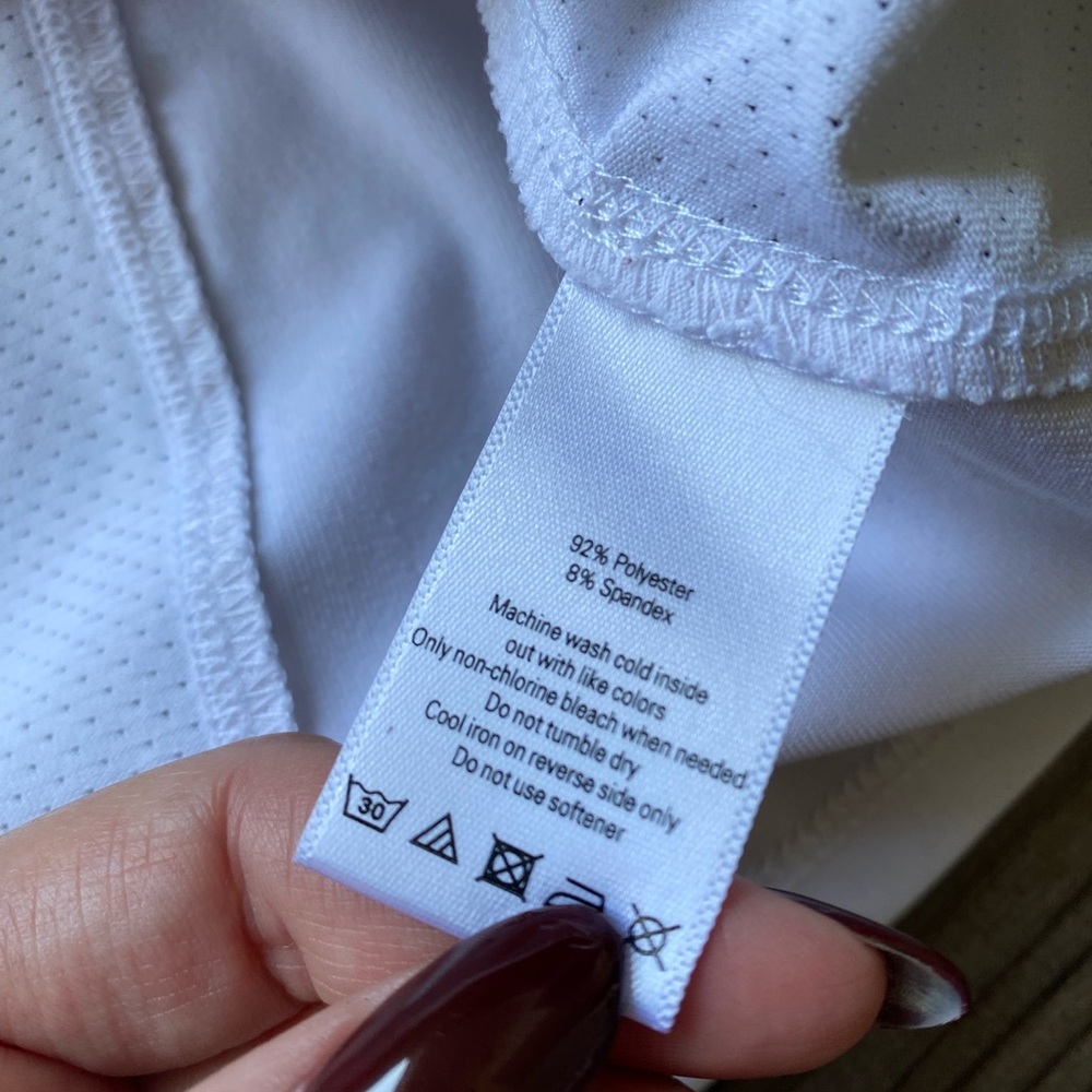 Alo Yoga white mesh ventilated work out t-shirt - Picture 6 of 6